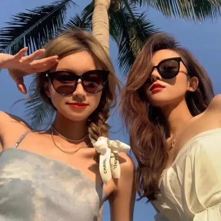 女警撞到夫